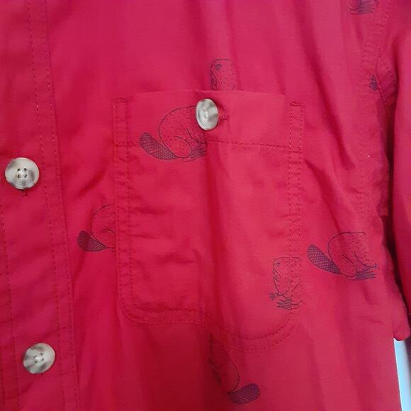 Duluth Trading Co BBQ Shirt Mens Medium Red Beaver Short Sleeve Button Up EUC - Picture 2 of 8